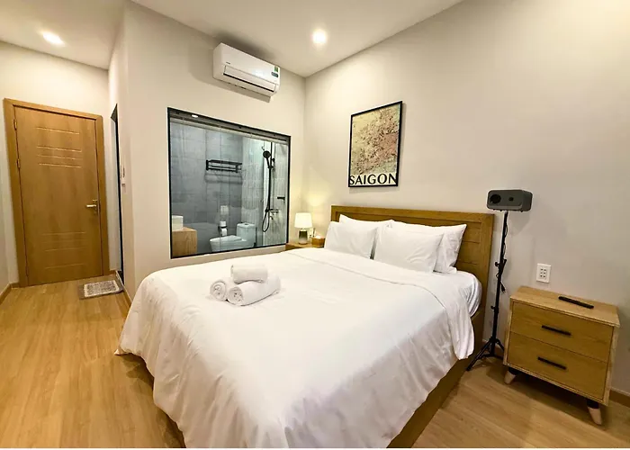 Lylac Home Saigon Cog - Tranquil City Center Wabi Sabi 3Br Townhouse In D1