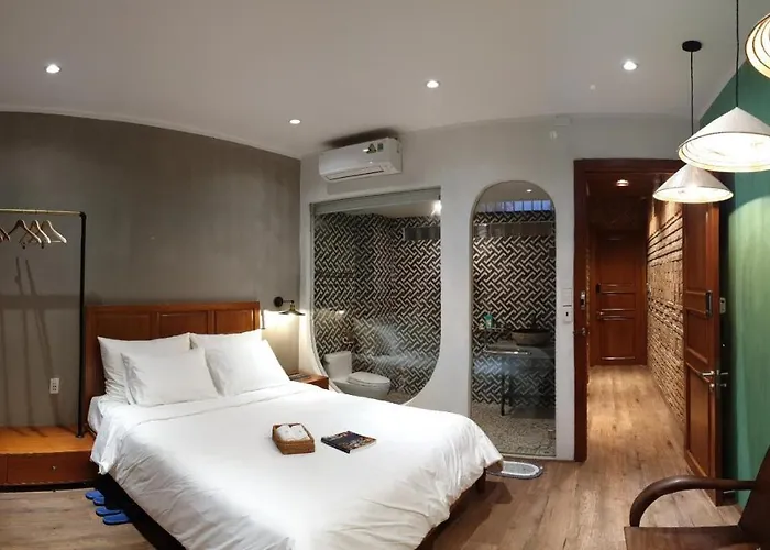 Saigon1984 Vintage Private Home Central District 1 With 6 Bedrooms And 6 Bathrooms